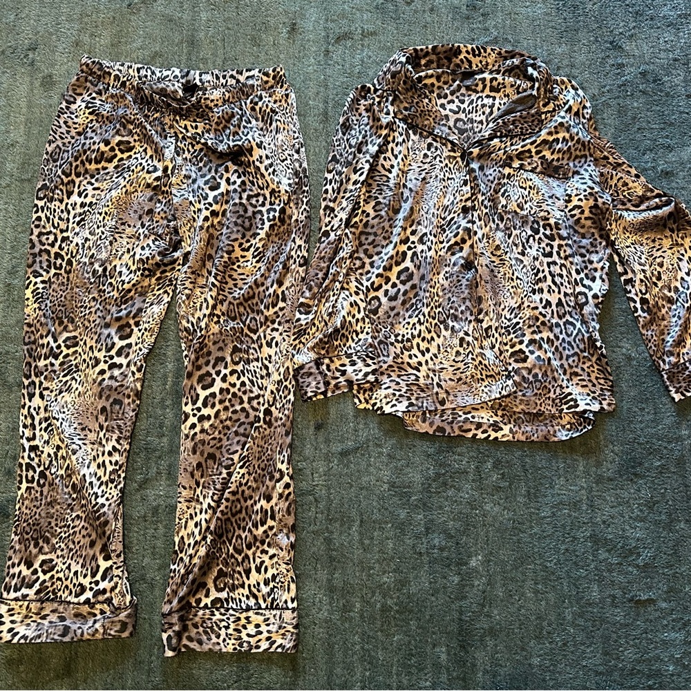Women’s Victoria’s Secret silk pajama’s